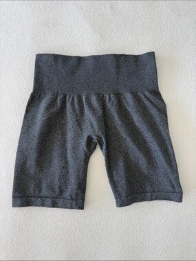 NVGTN Women's High-Waist Bike Shorts in Charcoal Gray